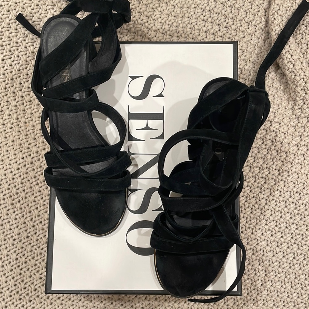 Senso suede black lace up sandals